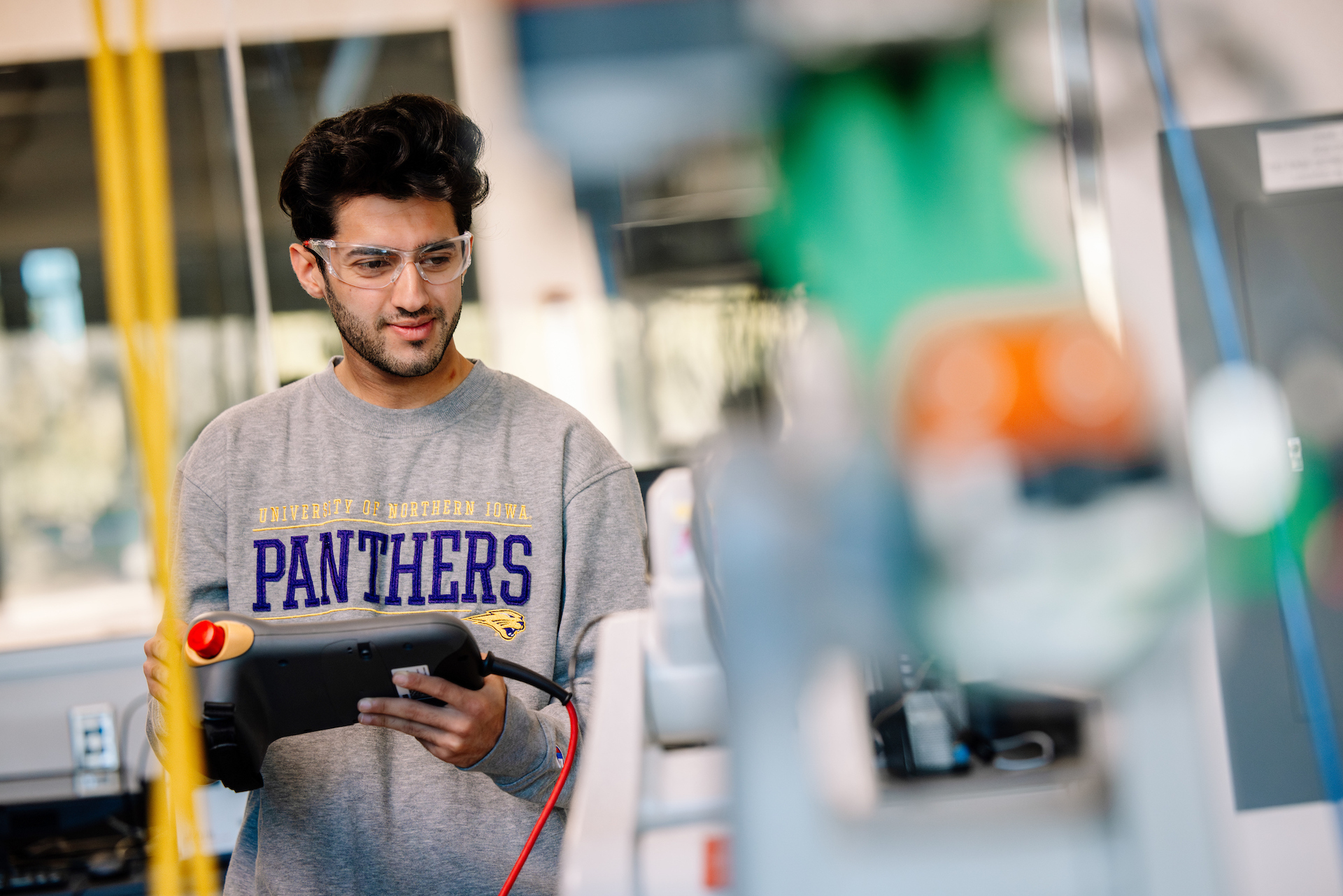 Student in applied engineering lab